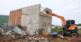 Lỡ xây nhà trên đất bỏ hoang: Có bị buộc tháo dỡ không?