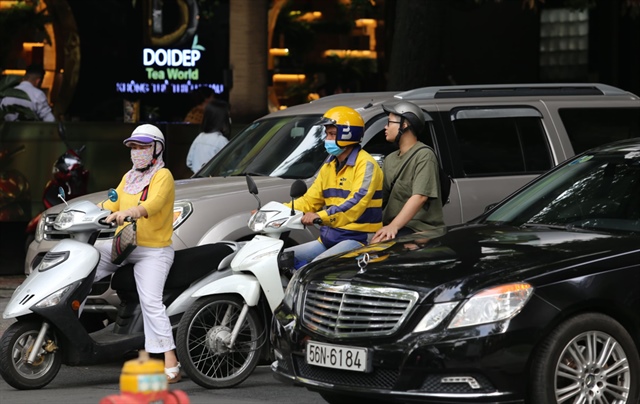 Lộ trình dự kiến xe công nghệ không đạt tiêu chuẩn khí thải sẽ không được vào khu vực kiểm soát khí thải. Ảnh: HOÀNG GIANG