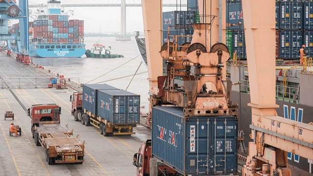 Doanh nghiệp toàn cầu "bỏ" Trung Quốc vì thuế quan Trump, Việt Nam, Indonesia hưởng lợi lớn