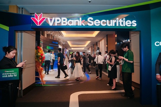 Những yếu tố thuận lợi khi cổ phiếu VPX lên sàn