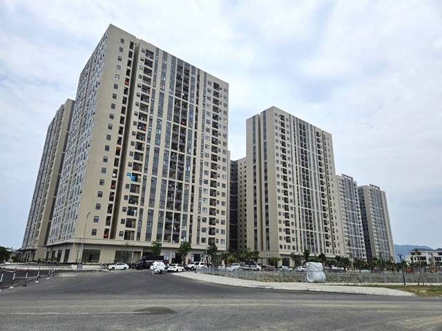 Bộ Chính trị yêu cầu hoàn thành mục tiêu xây dựng 1 triệu căn hộ nhà ở xã hội trước năm 2030; mở rộng đối tượng mua, thuê mua, thuê nhà ở xã hội. Ảnh: TẤN VIỆT