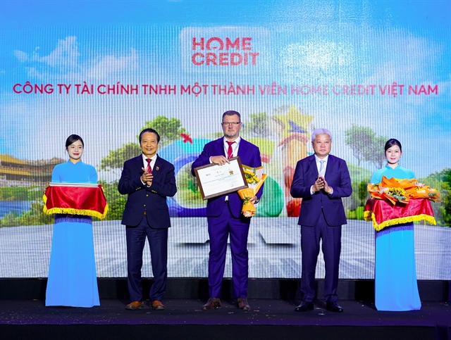 Home Credit honoured among top 10 sustainable companies in trade and⁠ services