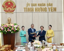 Vietnam Airlines, Hưng Yên Province sign partnership to boost tourism and trade