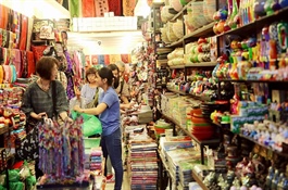 Quốc hội 'chốt' ngưỡng chịu thuế của hộ kinh doanh từ 500 triệu đồng trở lên