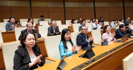 Cải cách mạnh mẽ quản lý thuế, bỏ đề xuất tăng thêm 100% lương cho cán bộ thuế