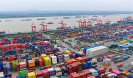 IMF nâng dự báo tăng trưởng của Trung Quốc lên 5%