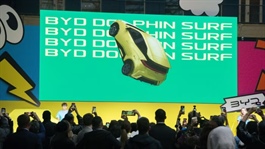 Ông Trump cứu ngành xe xăng Mỹ, vô tình đẩy xe điện châu Âu vào thế bí