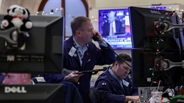 Dòng vốn rút khỏi nhóm cổ phiếu công nghệ, Nasdaq giảm gần 1.7%