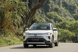 Giá xe hybrid khó giảm ngay