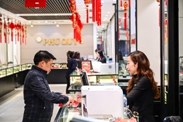 Giá vàng trong nước tiếp tục đi lên, áp sát 157 triệu đồng mỗi lượng