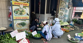 Hàng loạt rau củ bất ngờ chỉ còn 10.000 đồng/kg