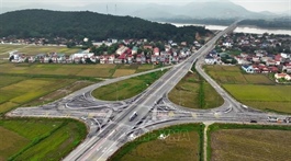 Việt Nam races to meet public investment target before year-end deadline