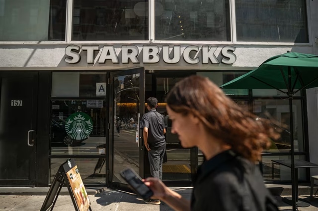 Vì sao Starbucks không còn muốn xuất hiện ở mọi ngả đường New York và Los Angeles?