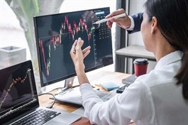 Người hành nghề chứng khoán phải tập huấn kiến thức tối thiểu 8 giờ/năm