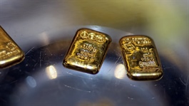 Vàng thế giới đi ngang chờ dữ liệu việc làm Mỹ