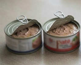 Loạt siêu thị ngưng bán sản phẩm Đồ hộp Hạ Long sau vụ thịt heo nhiễm bệnh