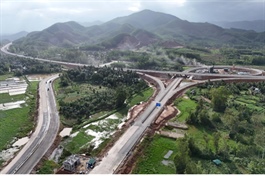 Bộ Xây dựng yêu cầu khai thác sớm các dự án thông xe kỹ thuật ngày 19/12/2025