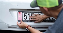 Mới: Lệ phí cấp biển số ô tô tại Hà Nội và TP.HCM