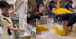 Công an TPHCM đột kích cơ sở 10 năm sản xuất hàng trăm tấn mì trộn chất cấm