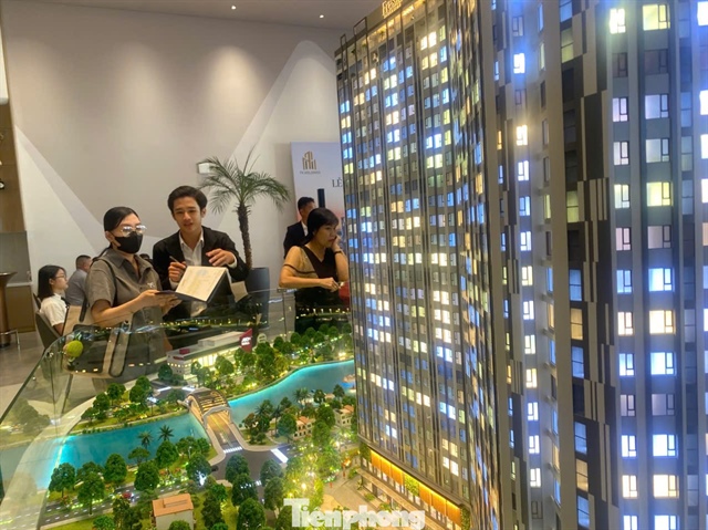 Giá sơ cấp căn hộ tiếp tục đi lên và phân hóa mạnh giữa khu vực lõi và khu vực mở rộng.