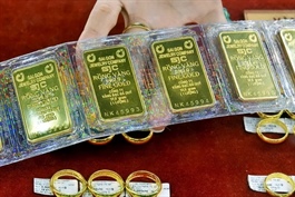 Giá vàng trong nước đảo chiều giảm 700.000 đồng mỗi lượng theo thế giới