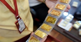 Giá vàng trong nước 'vượt mặt' thế giới