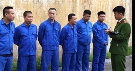 "Đánh sập" đường dây cá độ bóng đá giao dịch lên tới 1.200 tỉ đồng