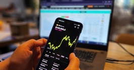 Có nên phạt tiền thật nặng nhà đầu tư cá nhân vi phạm về giao dịch tiền số?