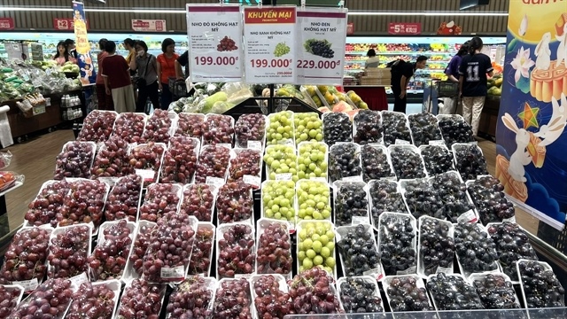 US fruit imports to Việt Nam surge 67% as tariff cuts boost trade