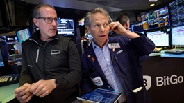 Phố Wall tiếp đà hồi phục, Dow Jones tăng hơn 300 điểm