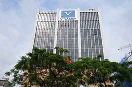 Vận tải chật vật, VIMC “sống khỏe” nhờ mua bán tàu