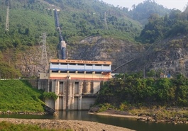 Thủy điện A Vương lùi sâu vì giá điện giảm, kết năm vượt kế hoạch