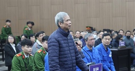 Cựu chủ tịch Tổng Công ty Xi măng nhận tiền biếu Tết nhưng 'không giở ra xem'