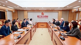 Vietnam strengthens public debt management with World Bank and IMF