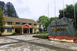 Xin thay đổi công năng trung tâm hội nghị 160 tỉ đồng bỏ hoang ở Thanh Hóa