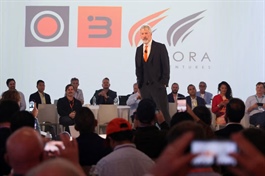 “Cá voi” MicroStrategy bắt đầu lỗ khi Bitcoin lao dốc, mô hình tích trữ tiền ảo lung lay