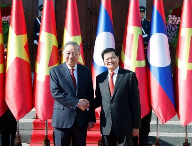 Tổng Bí thư Tô Lâm chứng kiến Lễ trao các văn kiện hợp tác Việt Nam-Lào