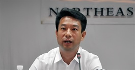 Tỷ phú đi lên từ nhặt sắt vụn, thưởng Tết ‘tiền xếp thành núi’ cho nhân viên