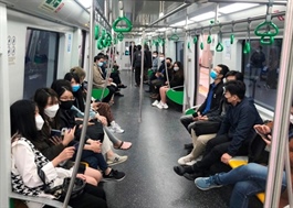 Hà Nội miễn phí đi tàu điện và xe buýt cho hành khách dịp Tết
