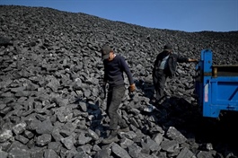 Tổng thống Mỹ tuyên bố đạt thỏa thuận xuất khẩu than với nhiều nước