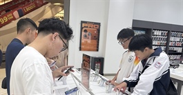 Giá iPhone 17 giảm nhẹ, iPhone 14 và 15 hạ xuống mức không tưởng