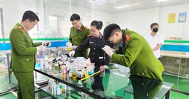 Khởi tố 10 đối tượng trong đường dây sản xuất, tiêu thụ sản phẩm hỗ trợ ngừa ung thư giả