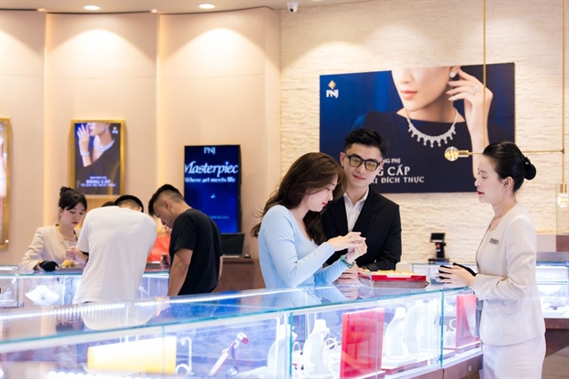 Thị trường vàng, bạc...đang bị tác động mạnh bởi chính sách thuế mới của Mỹ- Ảnh: PM