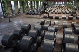 Một số nhà máy thép Trung Quốc được yêu cầu cắt giảm ít nhất 30% sản lượng