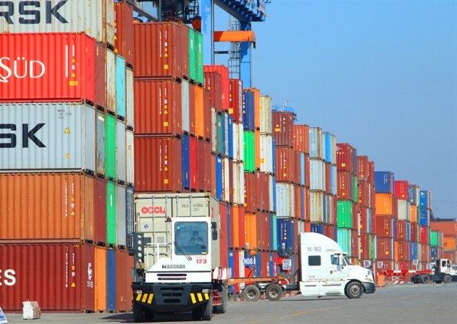 P5 bài Economy – xuất khẩu hàng hóa ở cảng