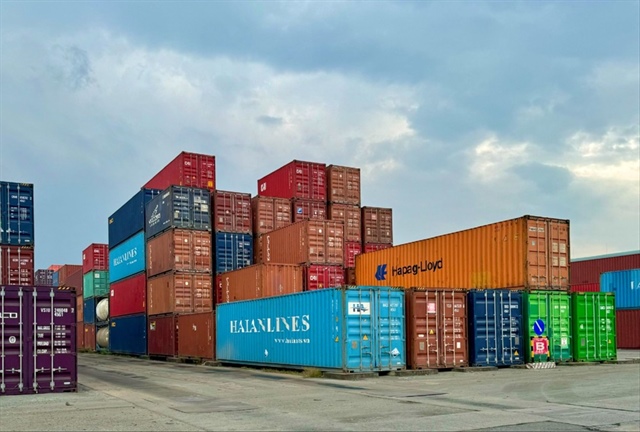 Ảnh hưởng từ chiến sự tại khu vực Trung Đông khiến hàng hóa đứng yên tại chỗ hoặc phải đi đường vòng. Ảnh minh họa: HẠ QUYÊN