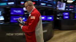 Dow Jones chỉ còn giảm 400 điểm sau khi có lúc mất 1,200 điểm