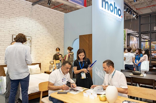 Xuất khẩu đồ nội thất gỗ tiếp đà tăng trưởng mạnh nhờ đáp ứng tốt tiêu chuẩn sản xuất xanh. Ảnh: QH