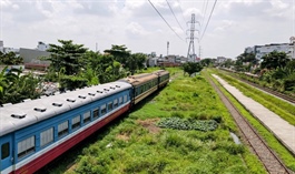 Xử lý gần 600 vi phạm trật tự an toàn giao thông đường sắt