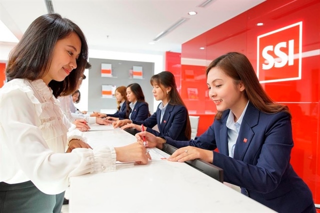 VN-Index escapes downtrend on bottom-fishing demand